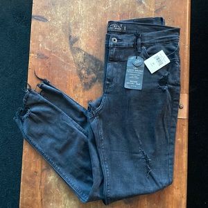 NWT | Lucky Brand Distressed Brooke Legging Jean